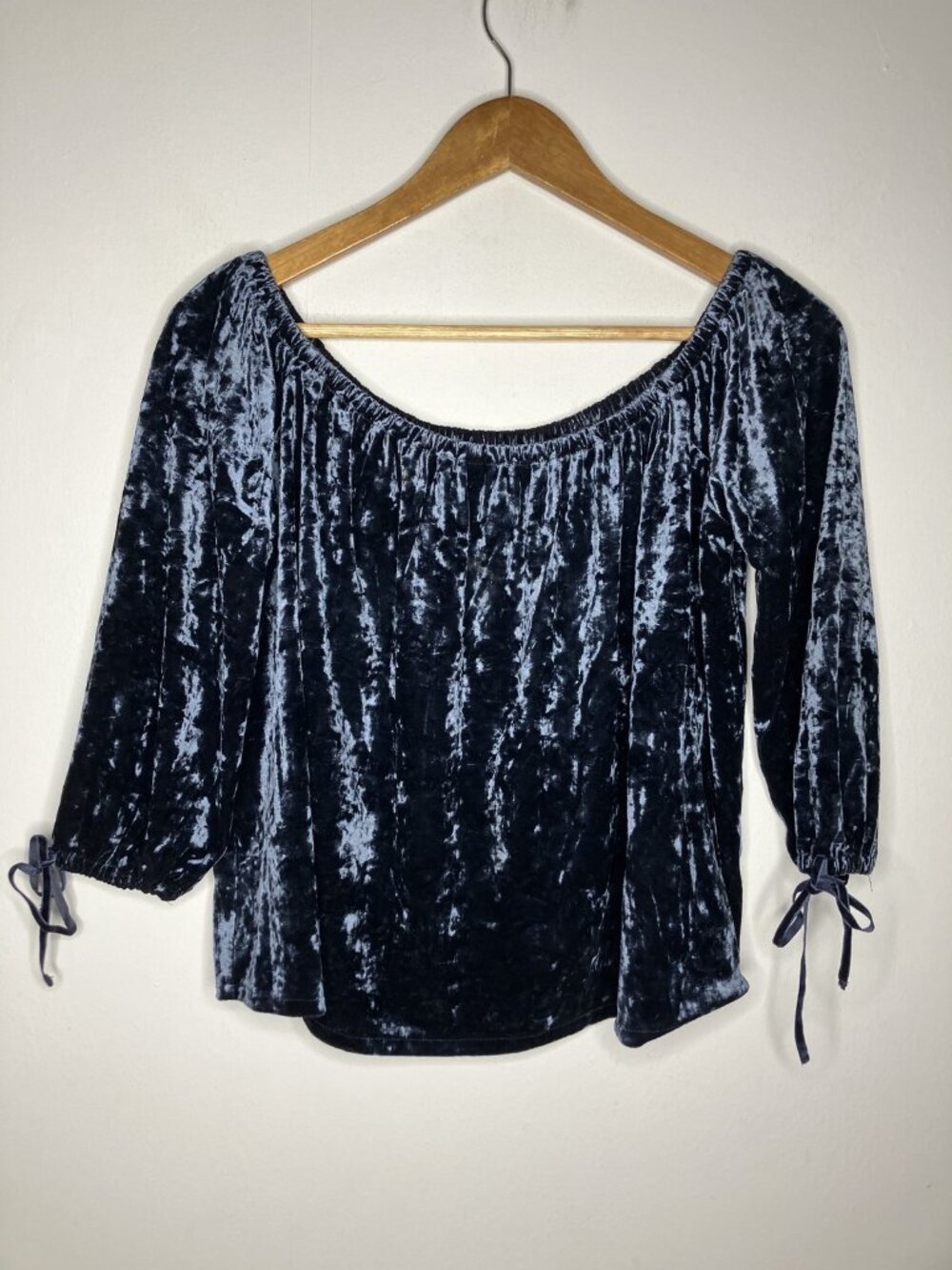 American Eagle Outfitters Women's Velvet Off Shoulder Top Blue M Tie Cuff Blouse
